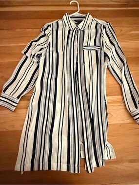 White House Black Market Cream and Navy Striped Tunic Top